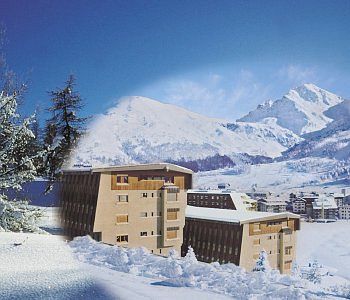 Imagen de los exteriores del Hotel Sud-ovest. Foto 15