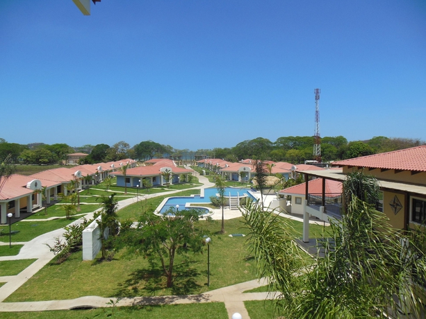 Imagen de la piscina del Hotel Sue&ntilde;o Al Mar Residence and. Foto 10
