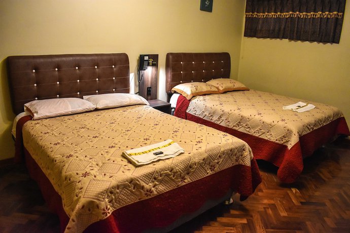 Imagen de la habitación del Hotel Sue&ntilde;os Dorados. Foto 7