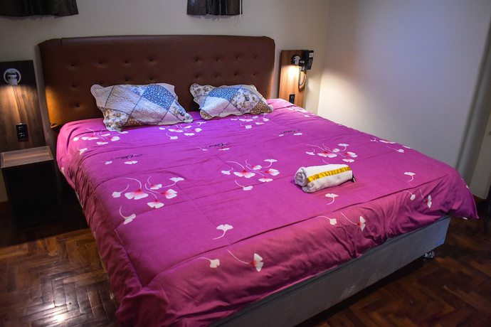 Imagen de la habitación del Hotel Sue&ntilde;os Dorados. Foto 10