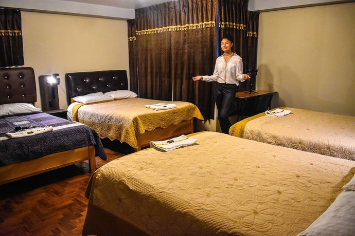 Imagen de la habitación del Hotel Sue&ntilde;os Dorados. Foto 15
