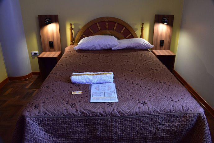 Imagen de la habitación del Hotel Sue&ntilde;os Dorados. Foto 16