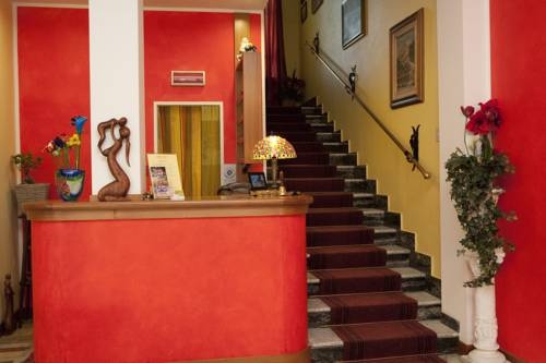 Imagen general del Hotel Suez. Foto 1