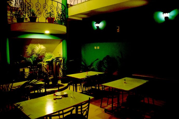 Imagen del bar/restaurante del Hotel Sugandh Retreat - Hostel. Foto 12