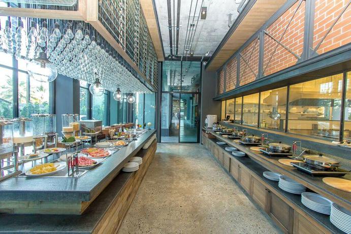 Imagen del bar/restaurante del Hotel Sugar Marina Resort - AVIATOR - Phuket Airport. Foto 4