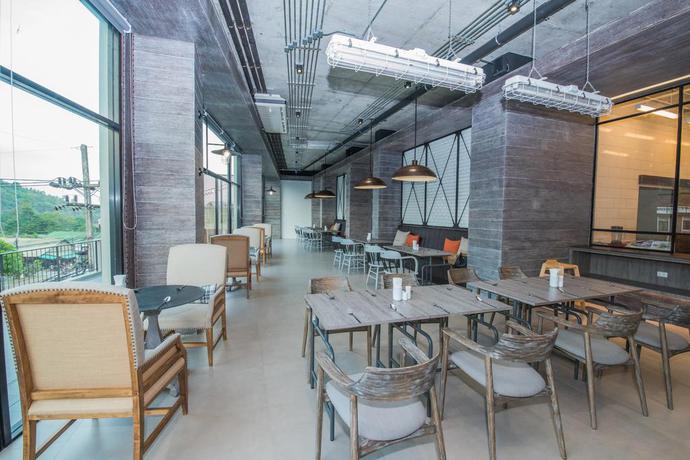 Imagen del bar/restaurante del Hotel Sugar Marina Resort - Cliffhanger. Foto 6