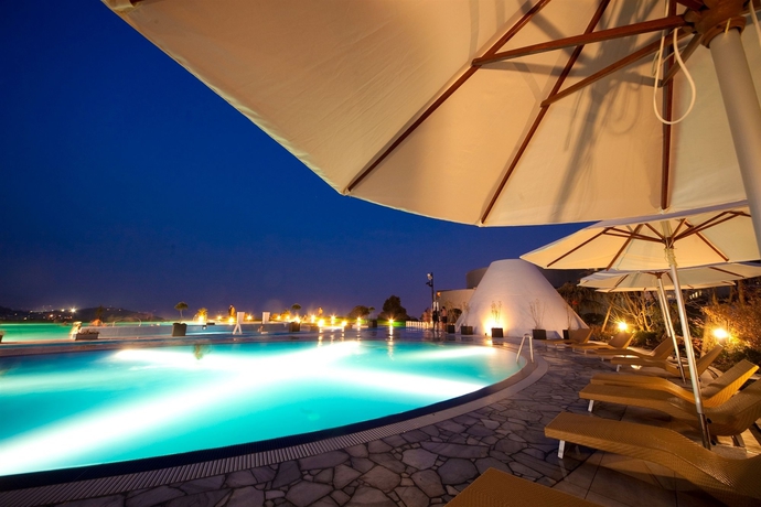 Imagen de los exteriores del Hotel Suginoi. Foto 7