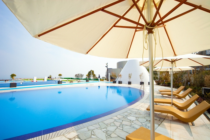 Imagen de la piscina del Hotel Suginoi. Foto 15