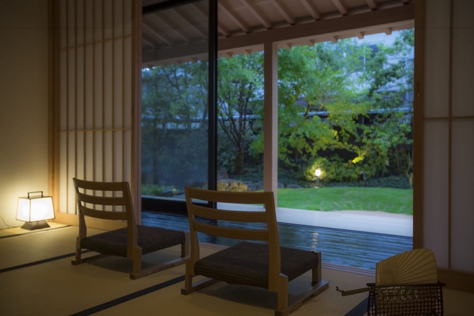 Imagen del bar/restaurante del Hotel Sui Suwako. Foto 2