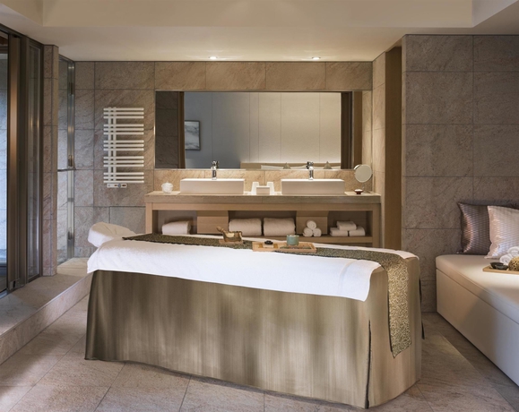 Imagen de la piscina del Hotel Suiran, A Luxury Collection , Kyoto. Foto 13