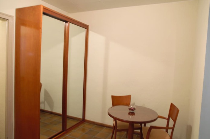 Imagen de la habitación del Hotel Suis. Foto 6