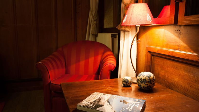 Imagen de los interiores del Hotel Suisse, Champ&eacute;ry. Foto 18