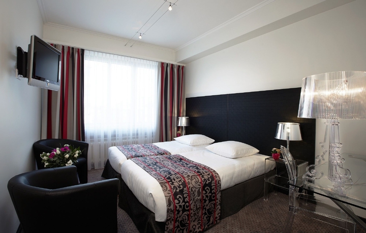 Imagen de la habitación del Hotel Suisse, Ginebra. Foto 6