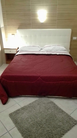 Imagen de la habitación del Hotel Suisse, Lago Patria. Foto 8