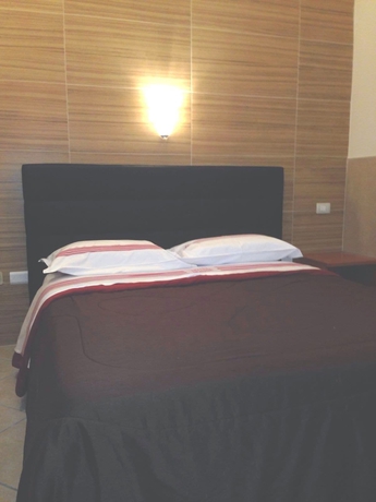 Imagen de la habitación del Hotel Suisse, Lago Patria. Foto 12