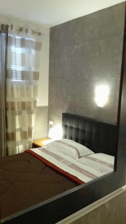 Imagen de la habitación del Hotel Suisse, Lago Patria. Foto 14