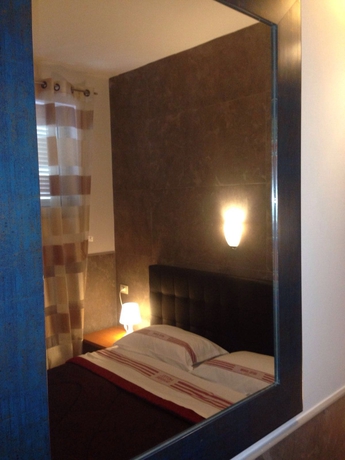 Imagen de la habitación del Hotel Suisse, Lago Patria. Foto 15