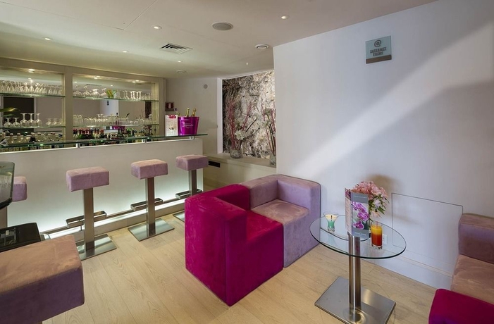 Imagen del bar/restaurante del Hotel Suisse, Niza. Foto 3