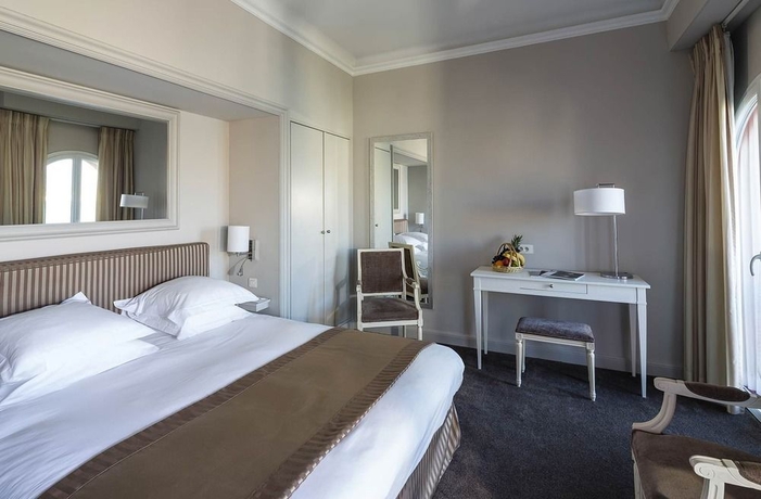 Imagen de la habitación del Hotel Suisse, Niza. Foto 14