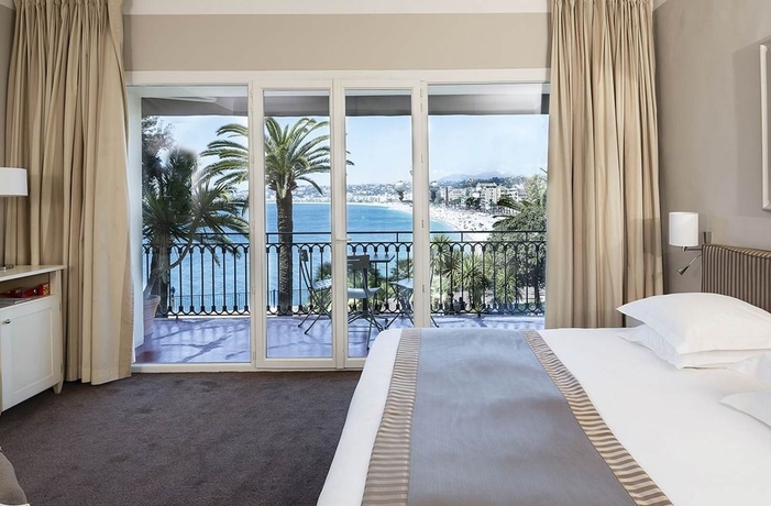 Imagen de la habitación del Hotel Suisse, Niza. Foto 15