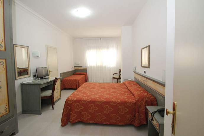 Imagen de la habitación del Hotel Suisse, Pietrasanta. Foto 4