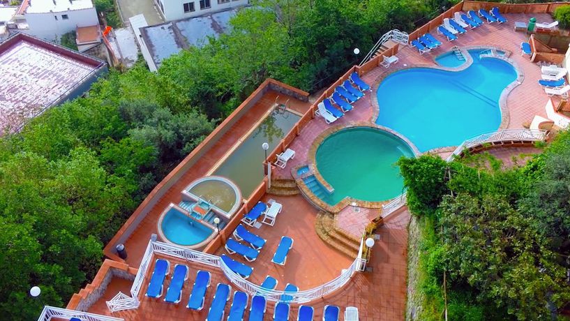 Imagen general del Hotel Suisse Thermal Village. Foto 1