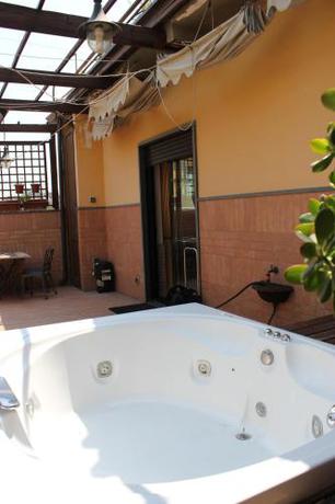 Imagen de la habitación del Hotel Suite Ares. Foto 6