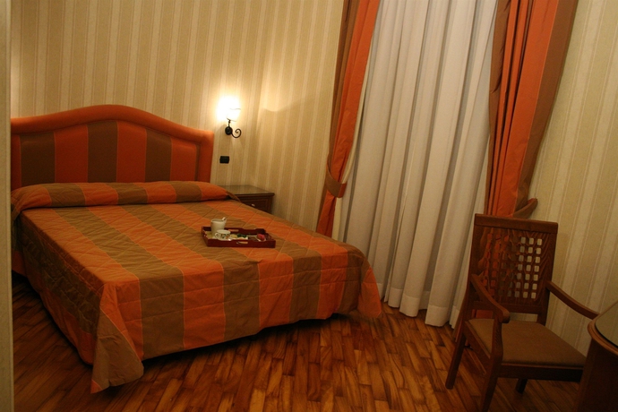 Imagen de la habitación del Hotel Suite Beccaria in Piazza del Popolo. Foto 6