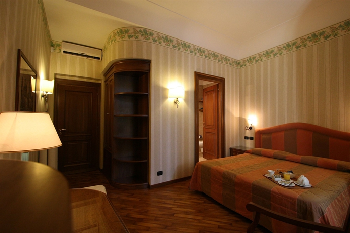 Imagen de la habitación del Hotel Suite Beccaria in Piazza del Popolo. Foto 7
