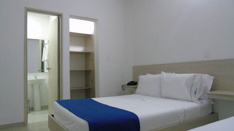 Imagen de la habitación del Hotel Suite Del Parque. Foto 11