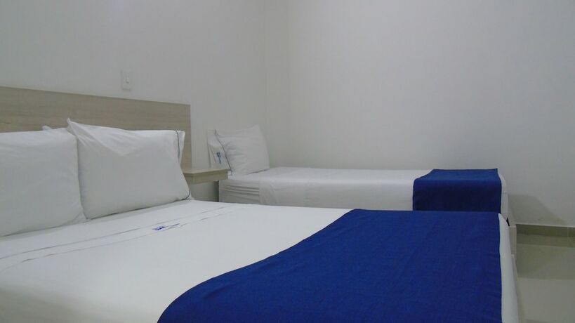 Imagen de la habitación del Hotel Suite Del Parque. Foto 14