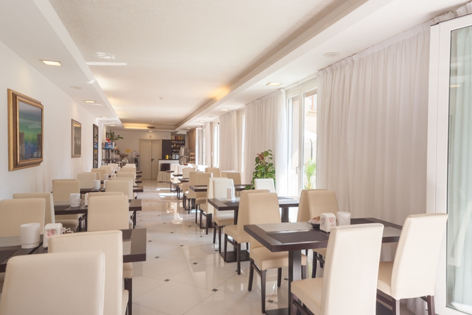 Imagen del bar/restaurante del Hotel Suite Elite. Foto 5