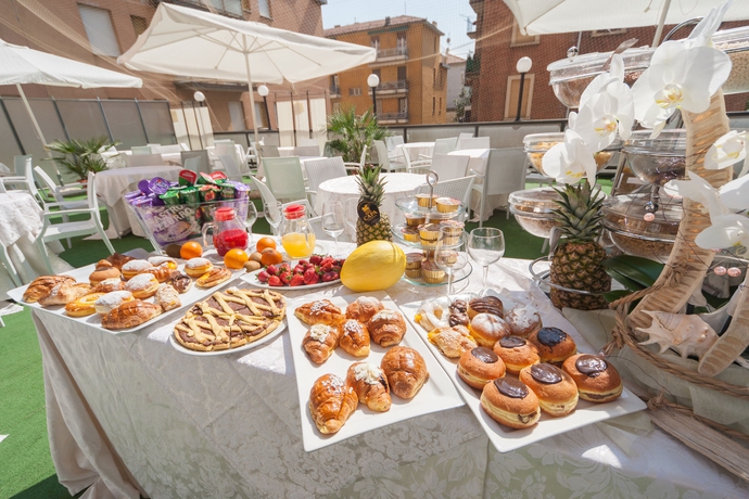 Imagen del bar/restaurante del Hotel Suite Elite. Foto 6