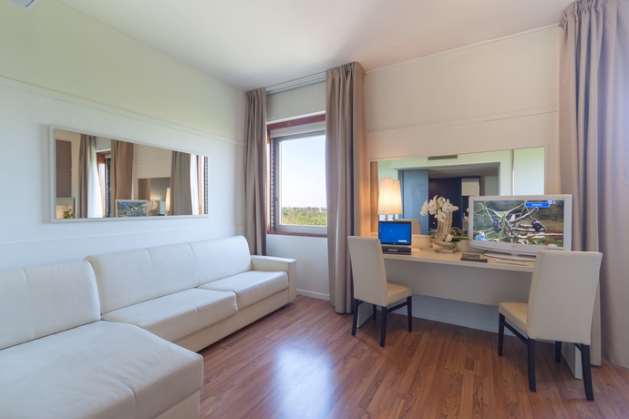Imagen de los interiores del Hotel Suite Elite. Foto 14