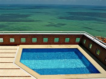 Imagen de la piscina del Hotel Suite Em Bairro Nobre De Natal No Othon. Foto 11