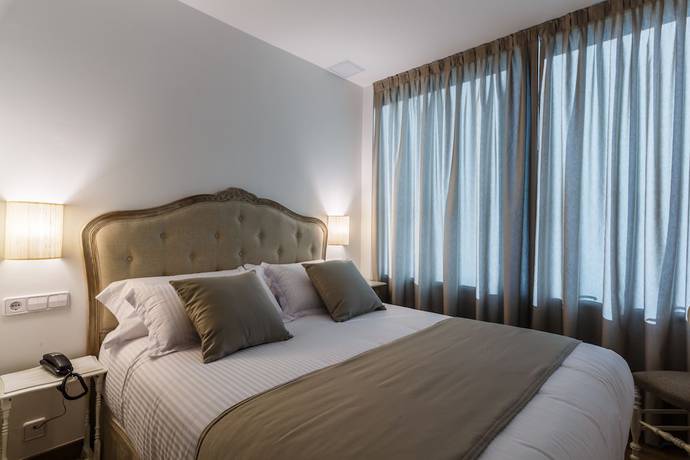 Imagen de la habitación del Hotel Suite Home Sardinero. Foto 9