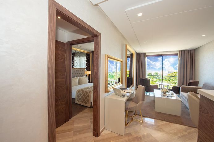 Imagen de la habitación del Hotel Suite Hotel Casa Diamond. Foto 3