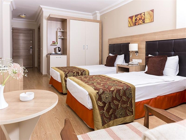 Imagen de la habitación del Hotel Suite Laguna. Foto 6