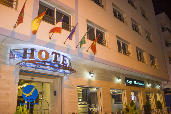 Imagen del bar/restaurante del Hotel Suite Martil. Foto 4