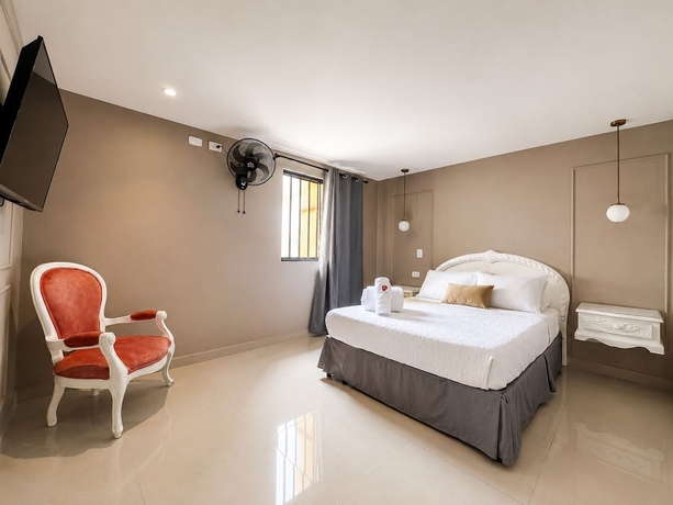 Imagen de la habitación del Hotel Suite Santa Rosa. Foto 4