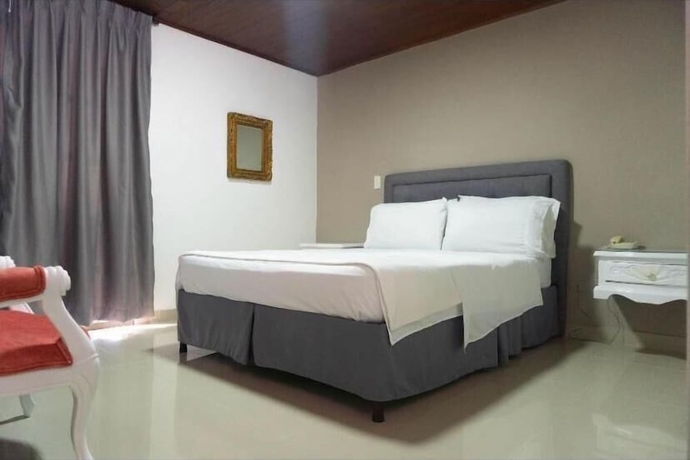 Imagen de la habitación del Hotel Suite Santa Rosa. Foto 9