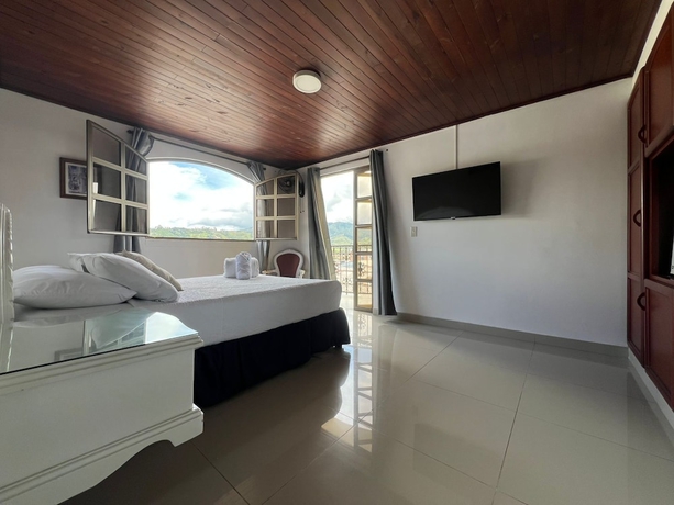Imagen de la habitación del Hotel Suite Santa Rosa. Foto 10