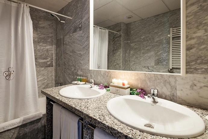 Imagen de la habitación del Hotel Suite S'argamassa Palace. Foto 8