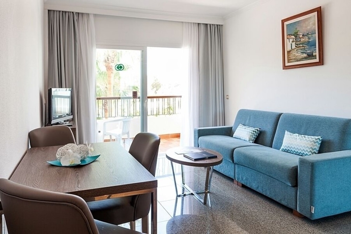 Imagen de la habitación del Hotel Suite S'argamassa Palace. Foto 9