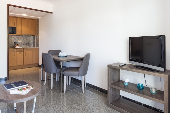 Imagen de la habitación del Hotel Suite S'argamassa Palace. Foto 11