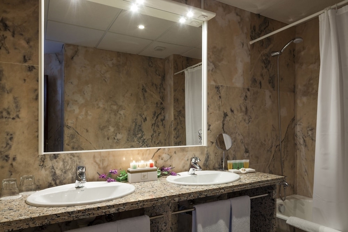 Imagen de la habitación del Hotel Suite S'argamassa Palace. Foto 14