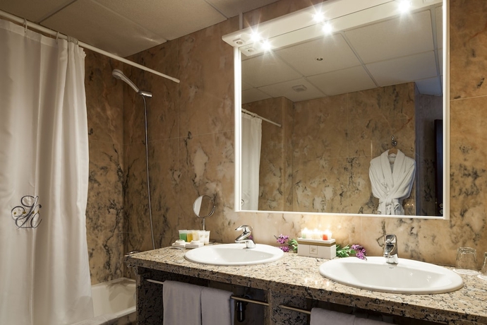 Imagen de la habitación del Hotel Suite S'argamassa Palace. Foto 15