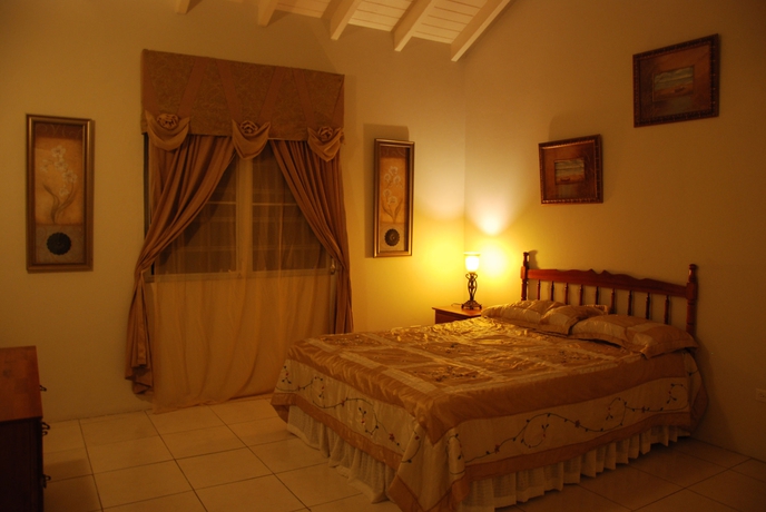 Imagen de la habitación del Hotel Suite Serenade. Foto 6