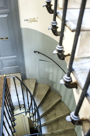 Imagen de los interiores del Hotel Suite Sistina For Brave Lovers. Foto 7