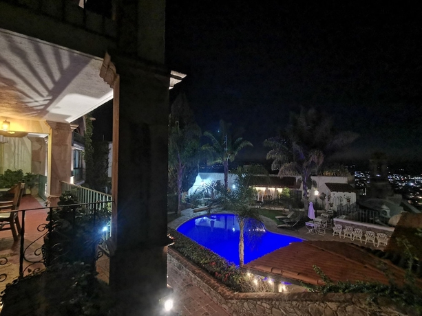 Imagen de la piscina del Hotel Suite vista hermosa. Foto 14